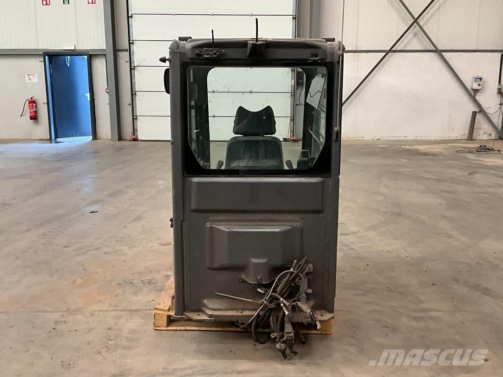 Hitachi ZX 210-3 Kabin