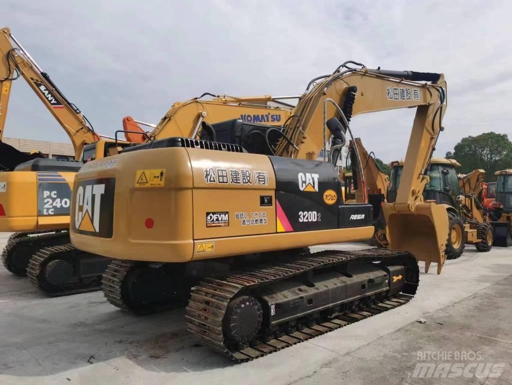 CAT 320D2 Paletli ekskavatörler