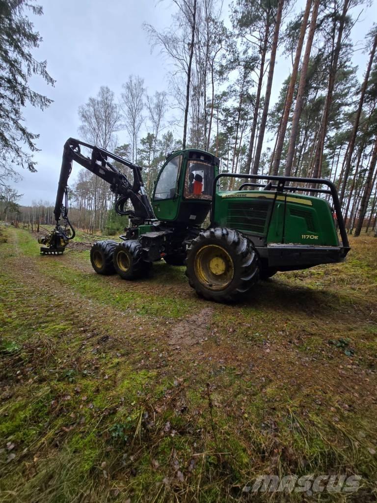 John Deere 1170 E Biçerdöverler