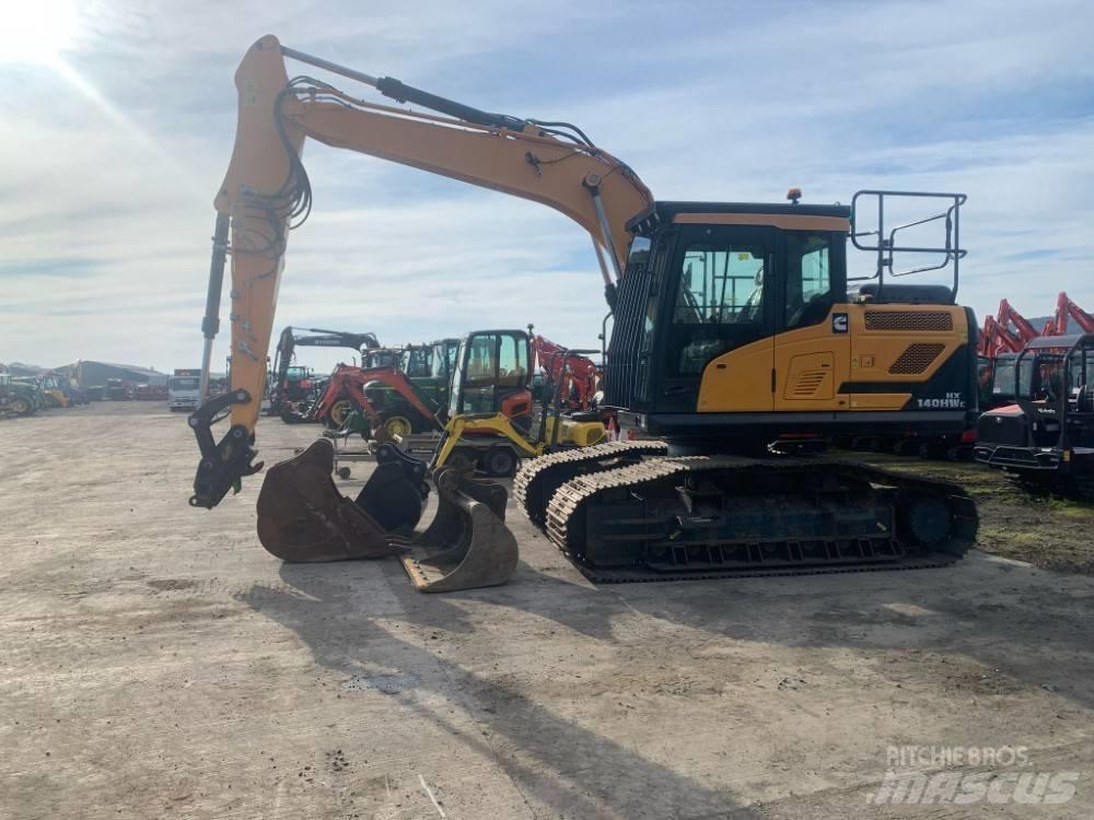Hyundai HX 140 HW Paletli ekskavatörler