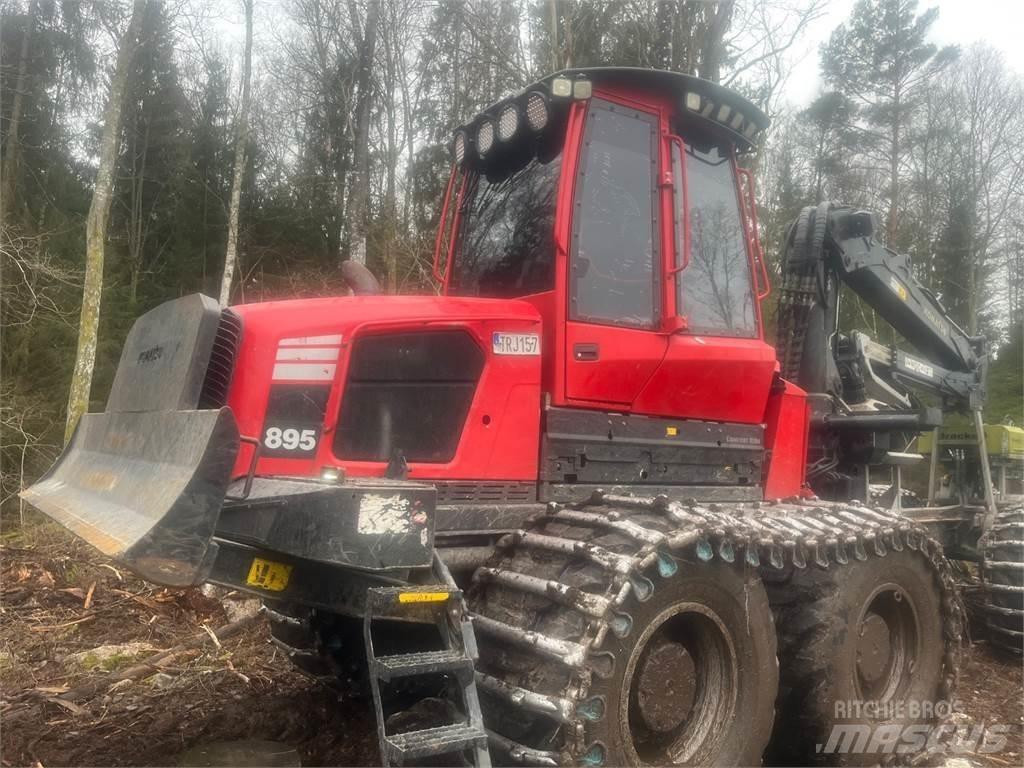 Komatsu 895 Tomruk yükleyici traktörler