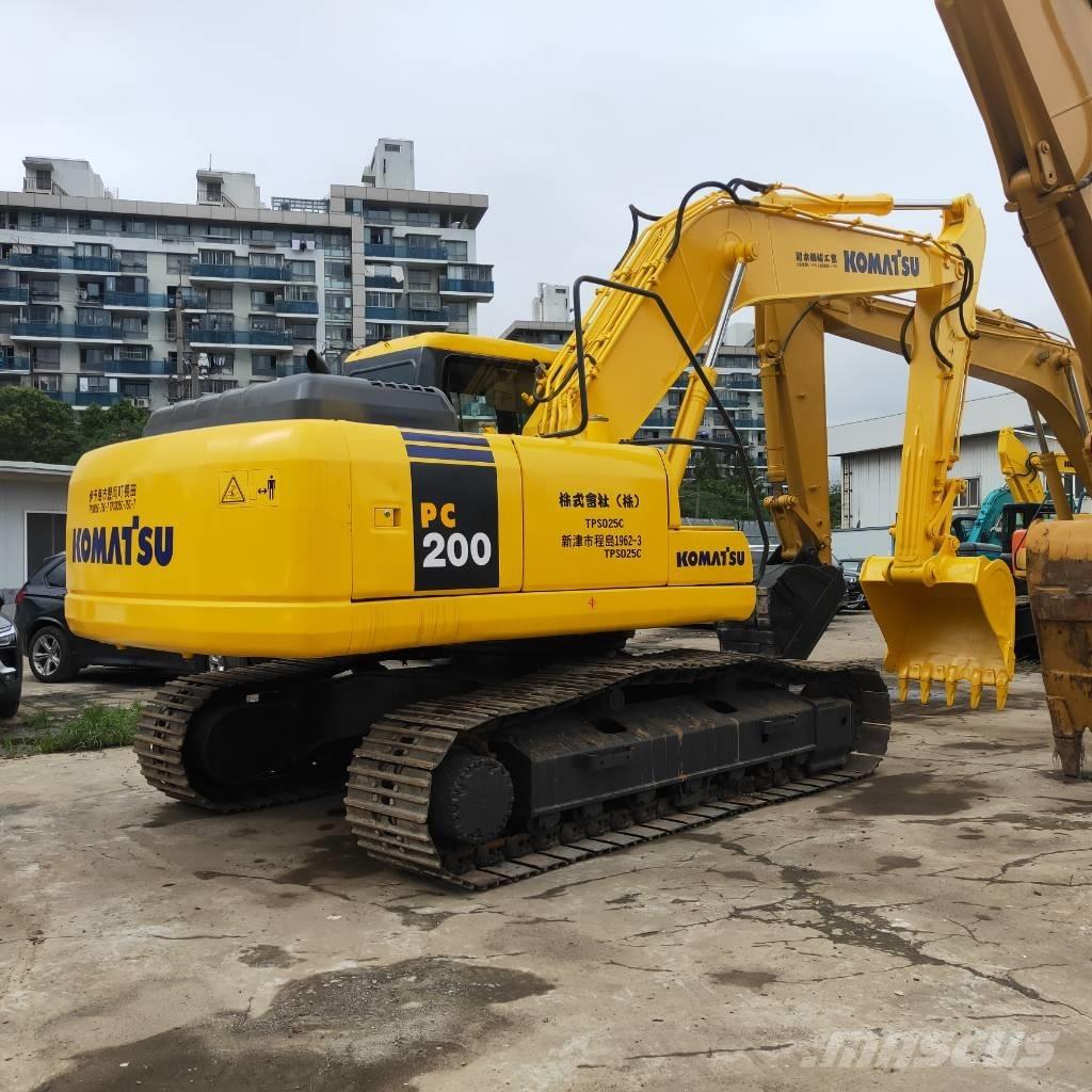 Komatsu PC200-7 Paletli ekskavatörler