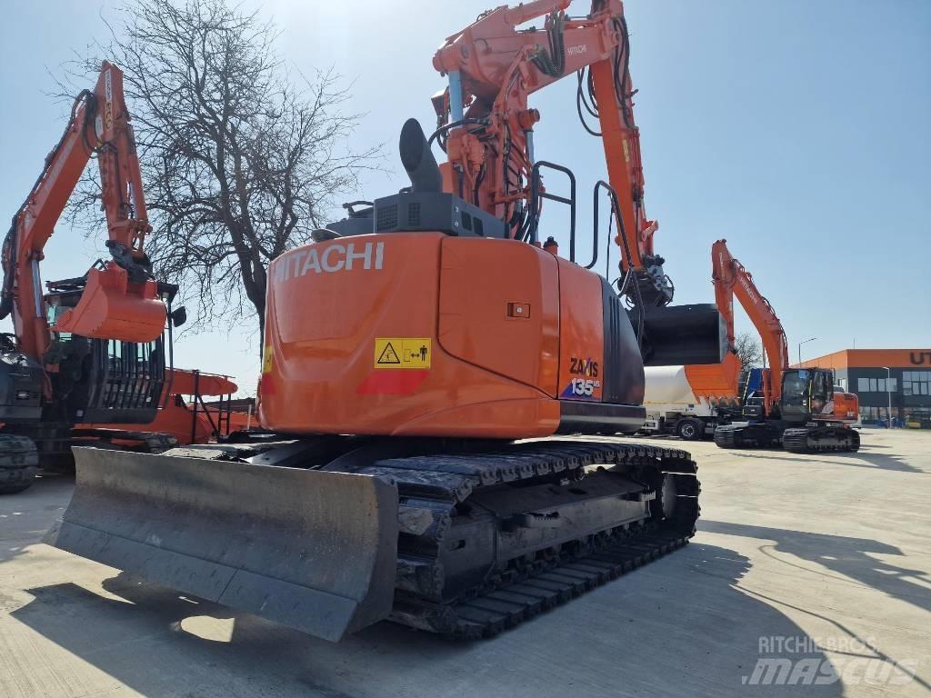 Hitachi ZX135-6 Paletli ekskavatörler