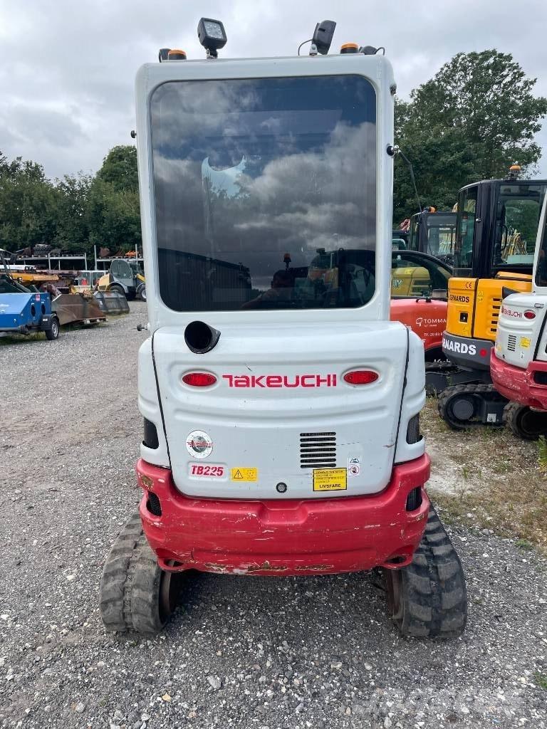 Takeuchi TB 225 Mini ekskavatörler, 7 tona dek