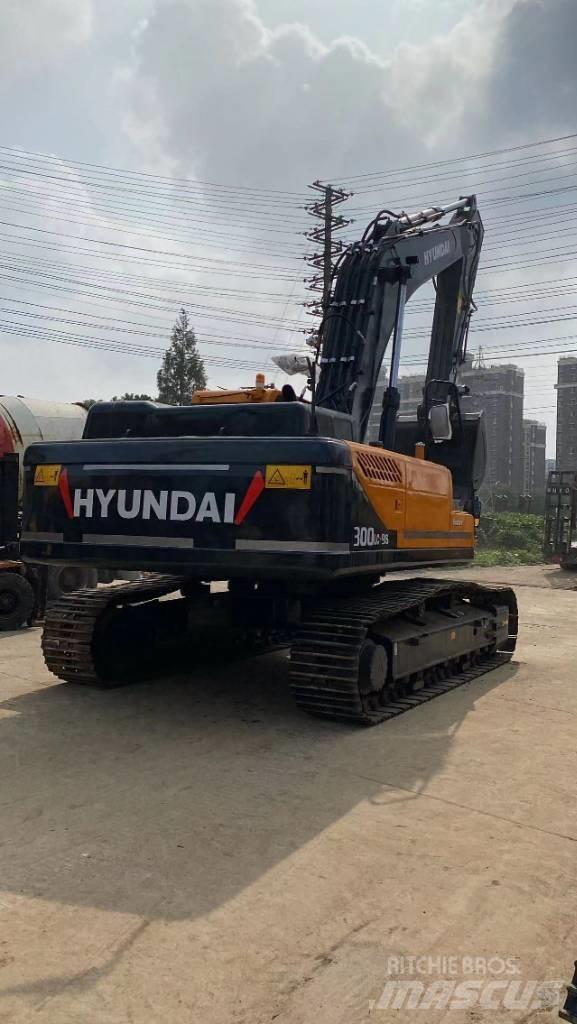 Hyundai 30 L-9 A Paletli ekskavatörler