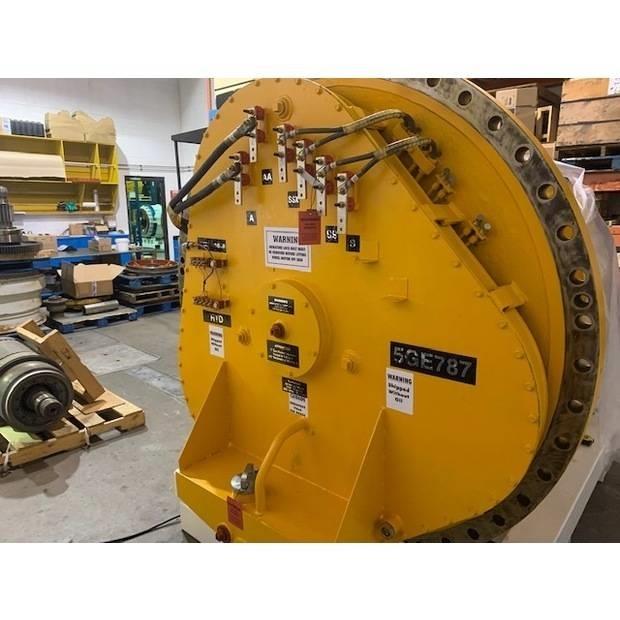 Komatsu 830 E Belden kirma kaya kamyonu