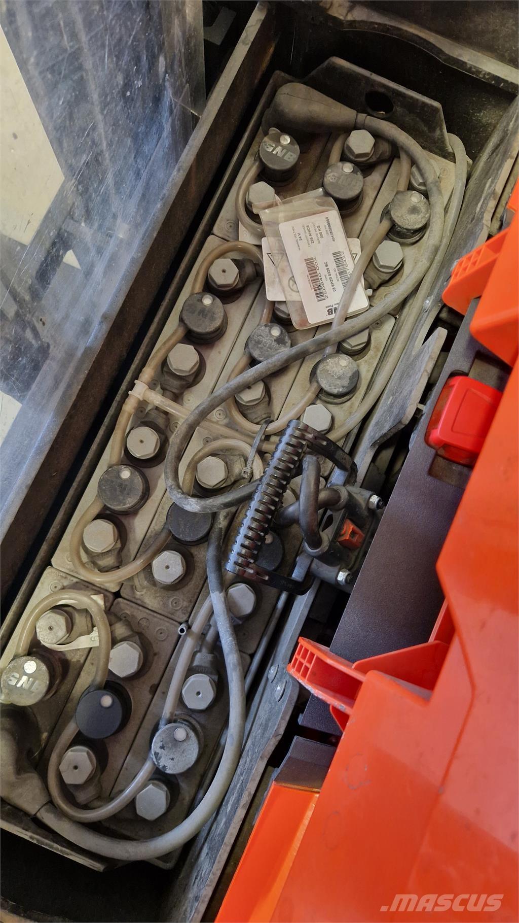 BT SWE200D Akülü depo ekipmanları