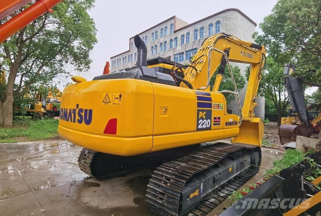 Komatsu PC 220-7 Paletli ekskavatörler