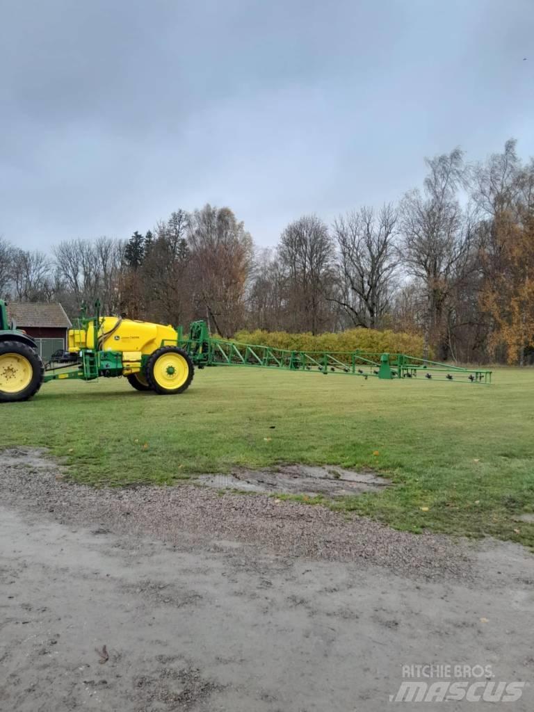 John Deere M 740 i Çekilir pülverizatörler