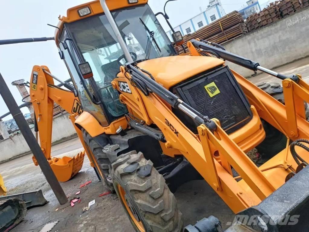 JCB 3 CX Lastik tekerli ekskavatörler