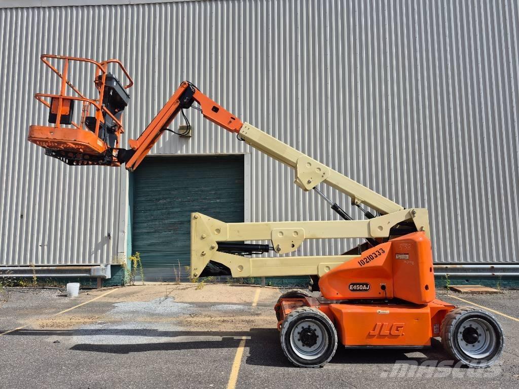JLG E 450 AJ Körüklü personel platformları