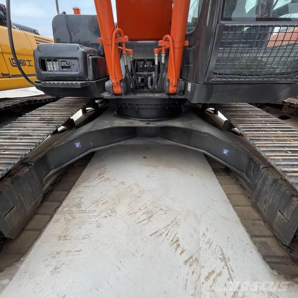 Hitachi ZX 240 Paletli ekskavatörler