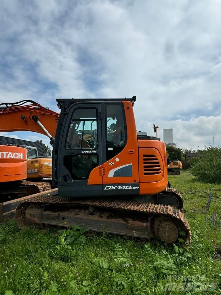 Doosan DX 140 LCR Paletli ekskavatörler