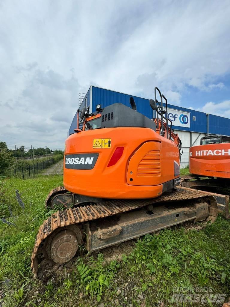 Doosan DX 140 LCR Paletli ekskavatörler