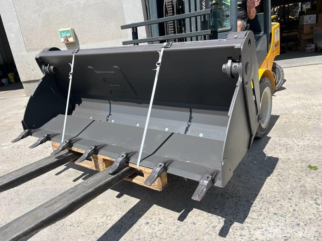 Mecalac 8 MCR Midi ekskavatörler 7 - 12 t
