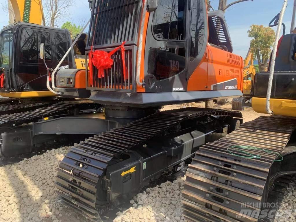 Doosan DX 225 Paletli ekskavatörler