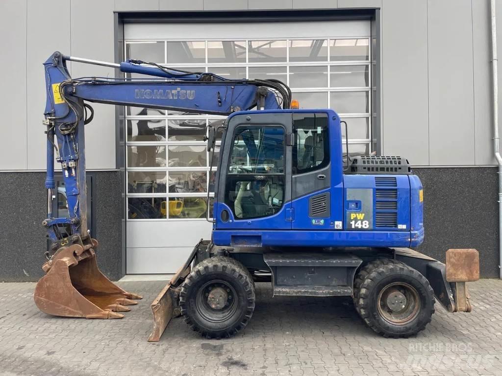 Komatsu PW148-8 Lastik tekerli ekskavatörler