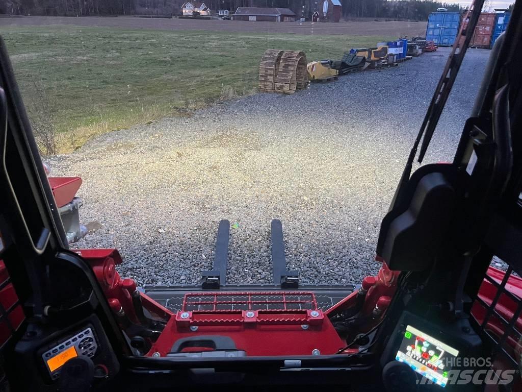 Takeuchi TL12-V2 Skid steer loderler