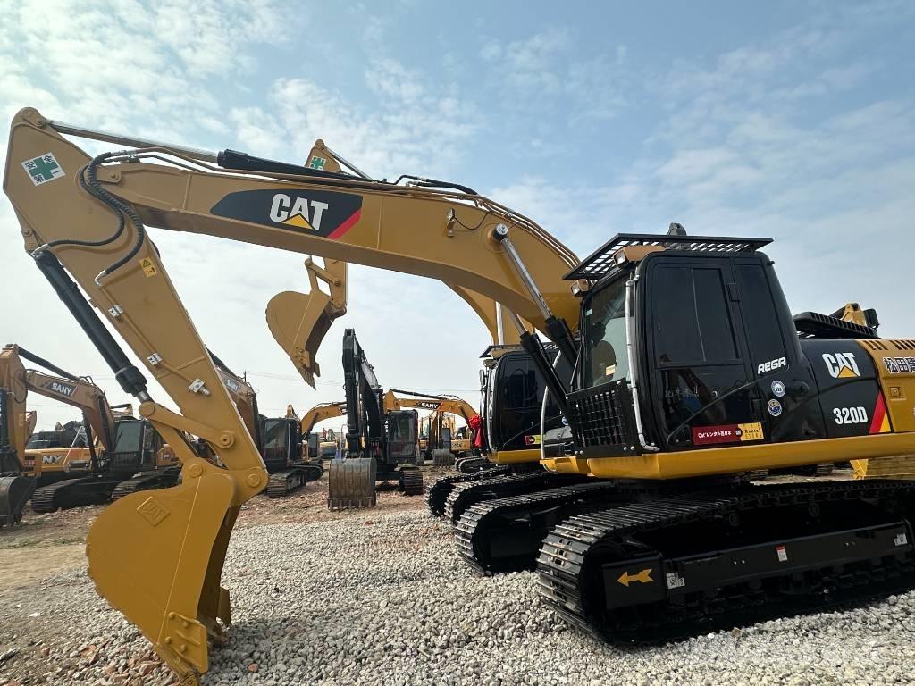 CAT 320D2 Paletli ekskavatörler