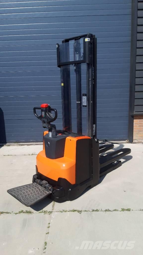 BT SWE 120 Akülü depo ekipmanları