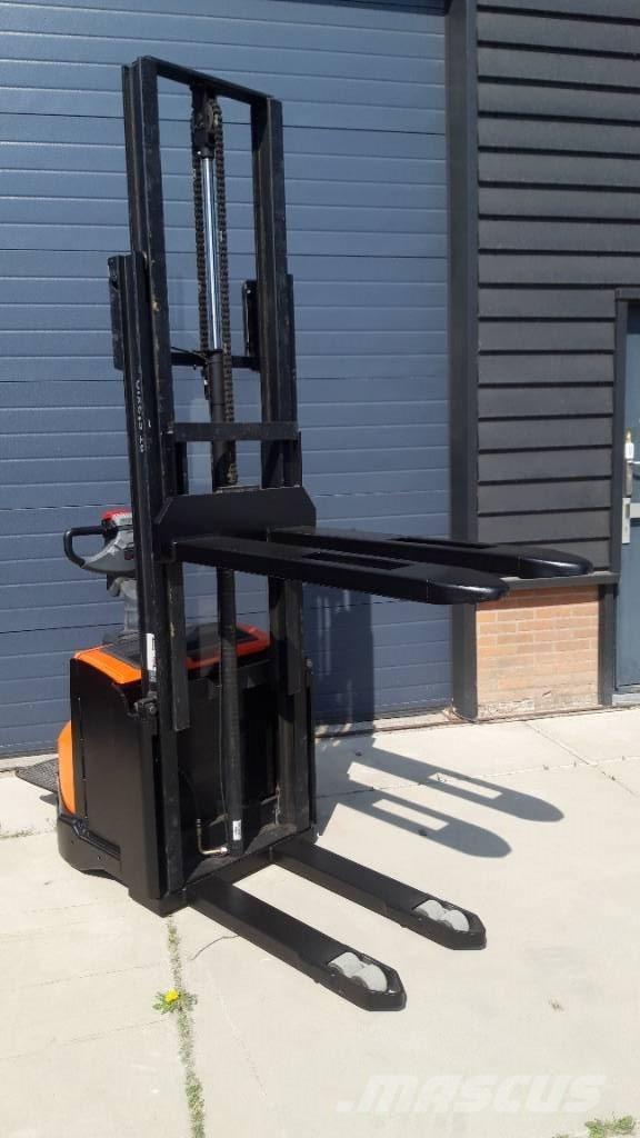 BT SWE 120 Akülü depo ekipmanları