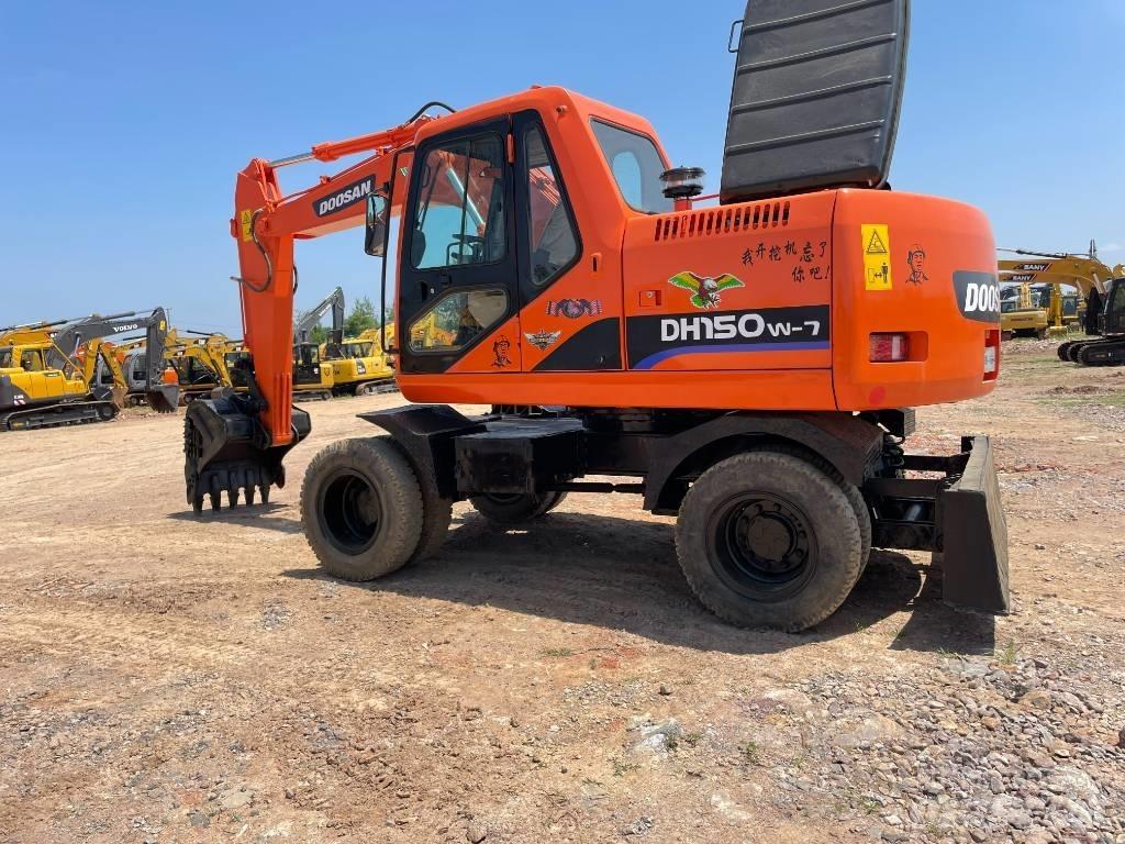 Doosan 150 Lastik tekerli ekskavatörler