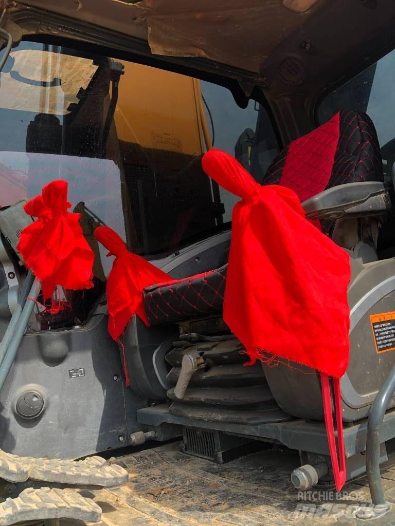 Doosan 150 Lastik tekerli ekskavatörler
