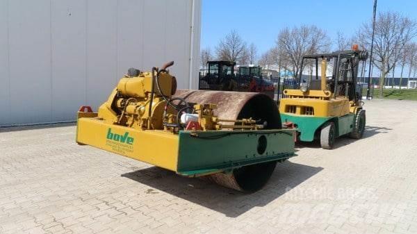 Vibromax W 501 Çekilir titreşimli silindirler