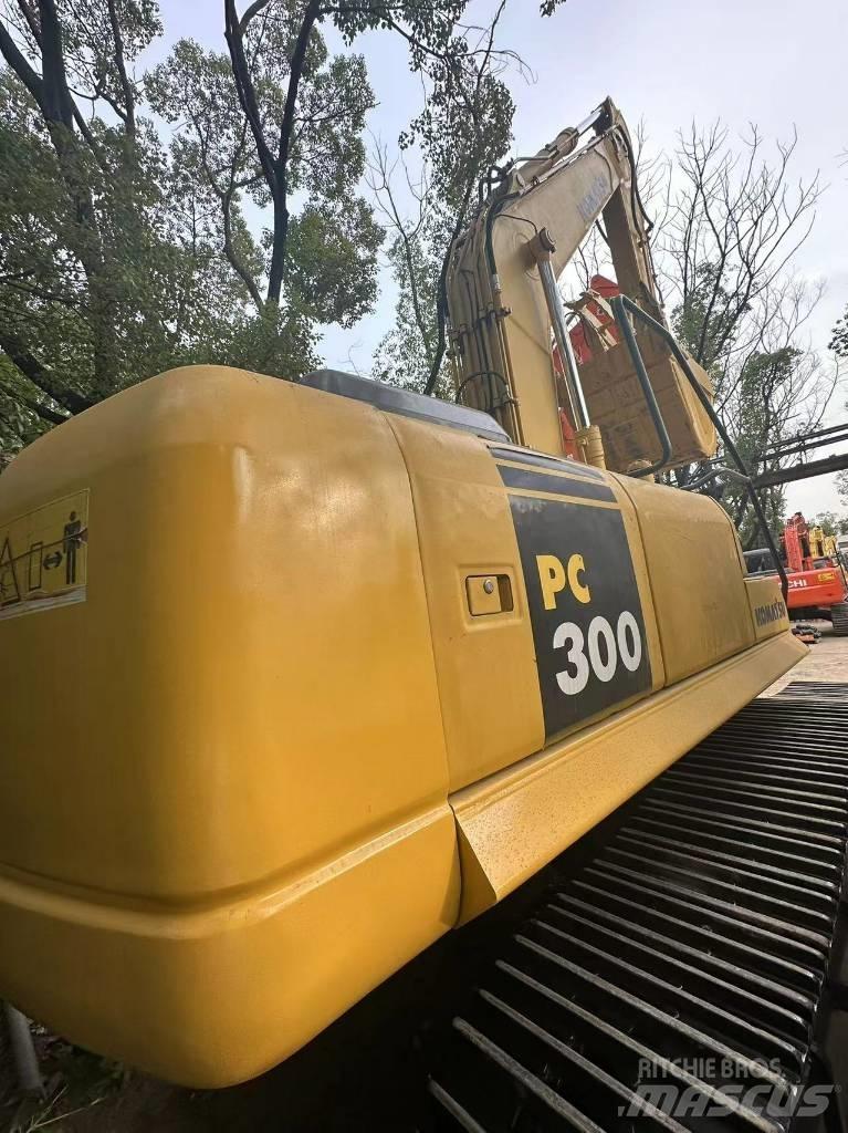 Komatsu PC 300 Paletli ekskavatörler