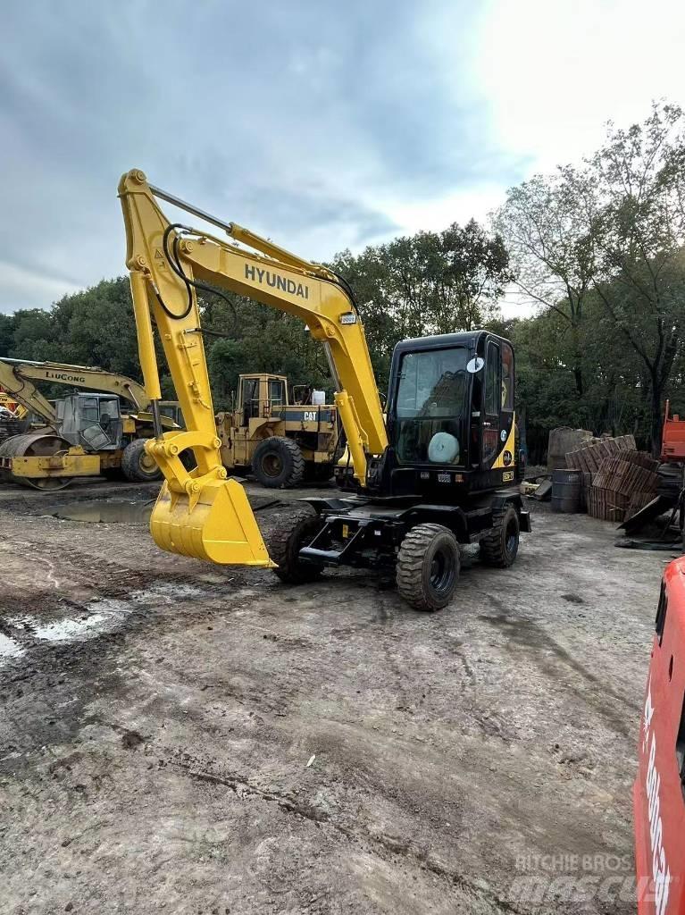 Hyundai R60-7 Lastik tekerli ekskavatörler