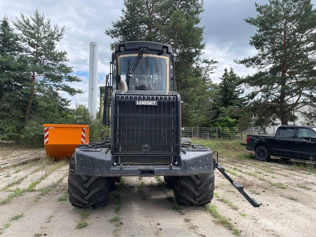 Logset 8F Tomruk yükleyici traktörler