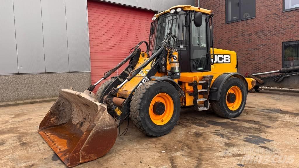 JCB 411 Tekerlekli yükleyiciler