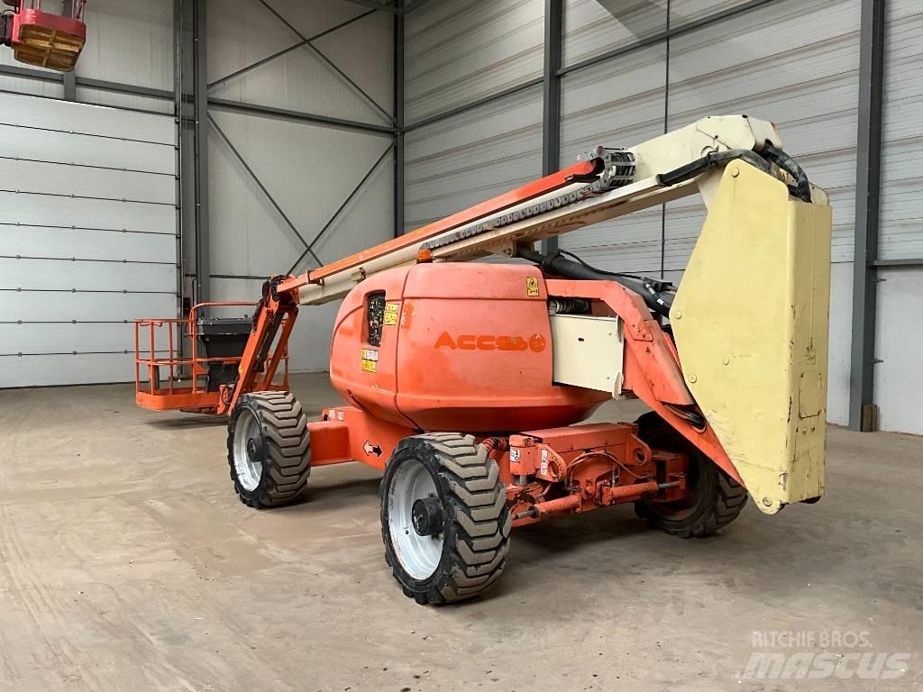 JLG 600 AJ Körüklü personel platformları
