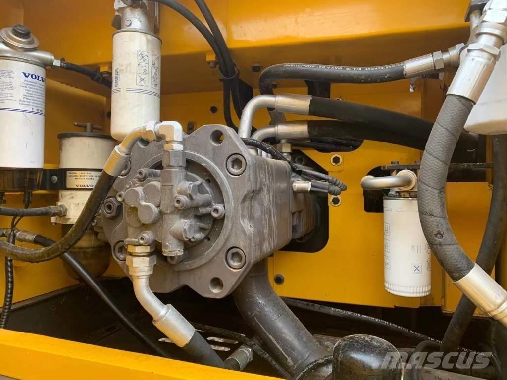 Volvo EC 300 D Paletli ekskavatörler