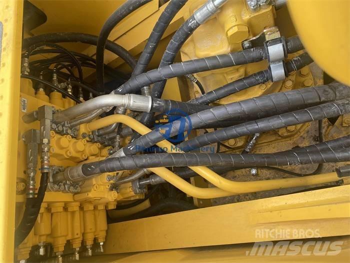 Komatsu PC 240 -8 Paletli ekskavatörler