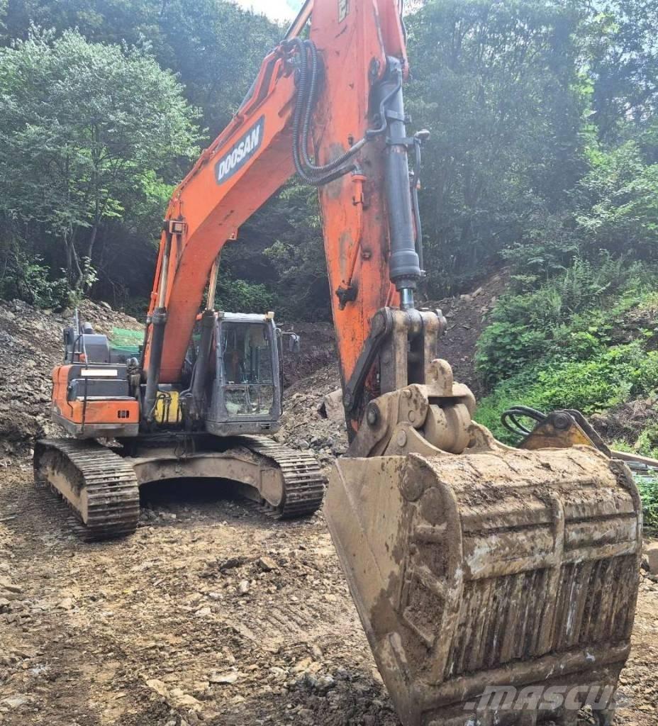 Doosan DX 300 LC-5 Paletli ekskavatörler
