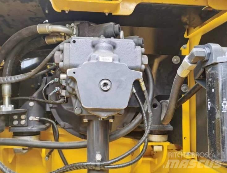 Komatsu 360-7 Paletli ekskavatörler