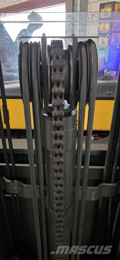 Atlet UNS14DTFVRE630 Reach truck - depo içi istif araçları