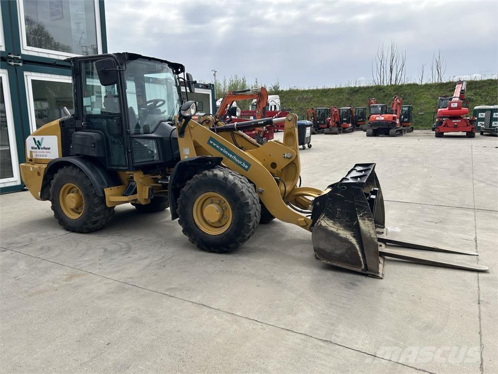 CAT 906M (8758) Çok amaçlı yükleyiciler