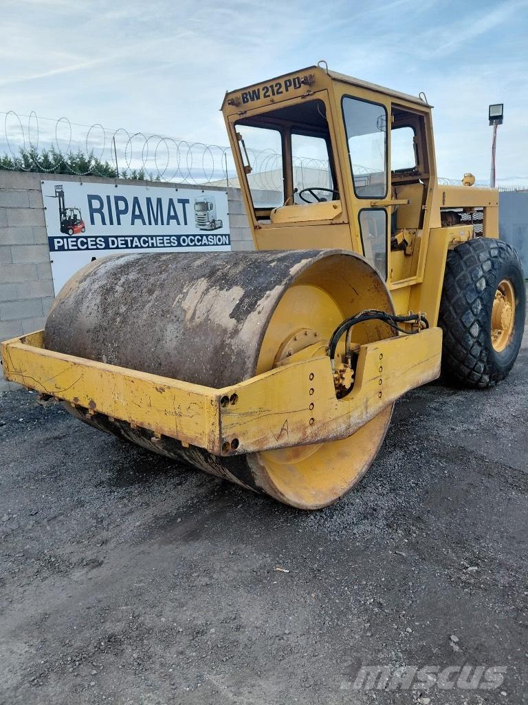 Bomag BW 212 P D Sıkıştırma tokmakları