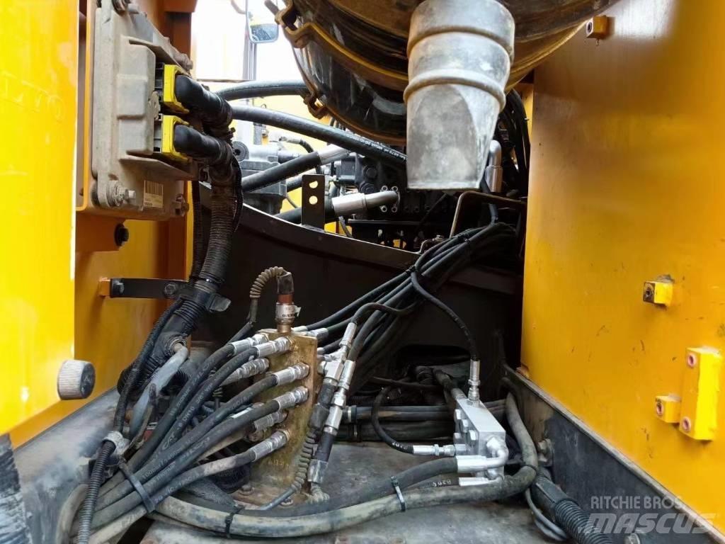 Volvo EC 300 D L Paletli ekskavatörler