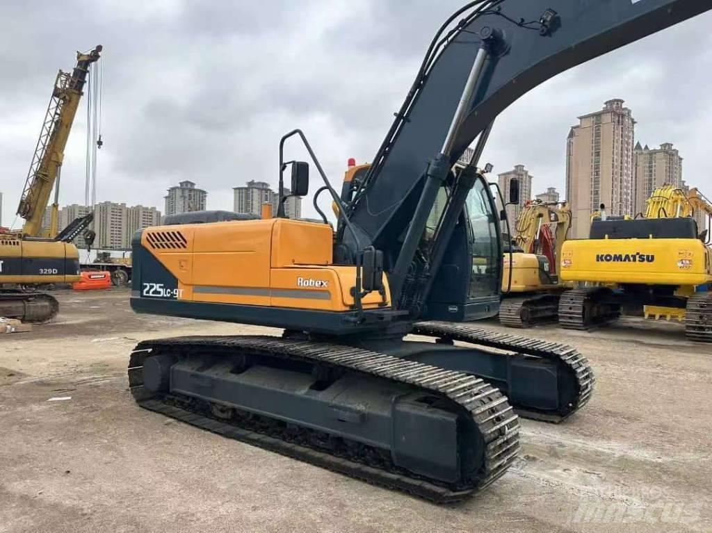 Hyundai 225LC-9T Paletli ekskavatörler