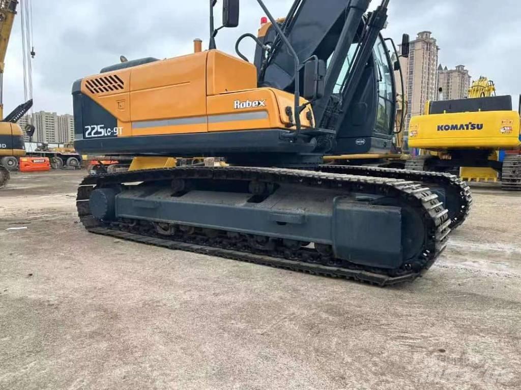 Hyundai 225LC-9T Paletli ekskavatörler
