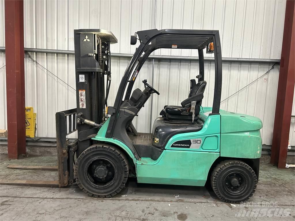 Mitsubishi FD30NT Dizel forkliftler