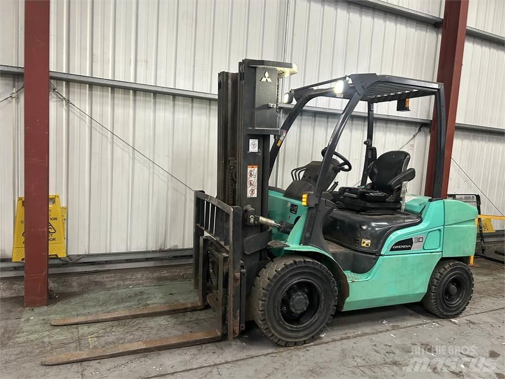 Mitsubishi FD30NT Dizel forkliftler