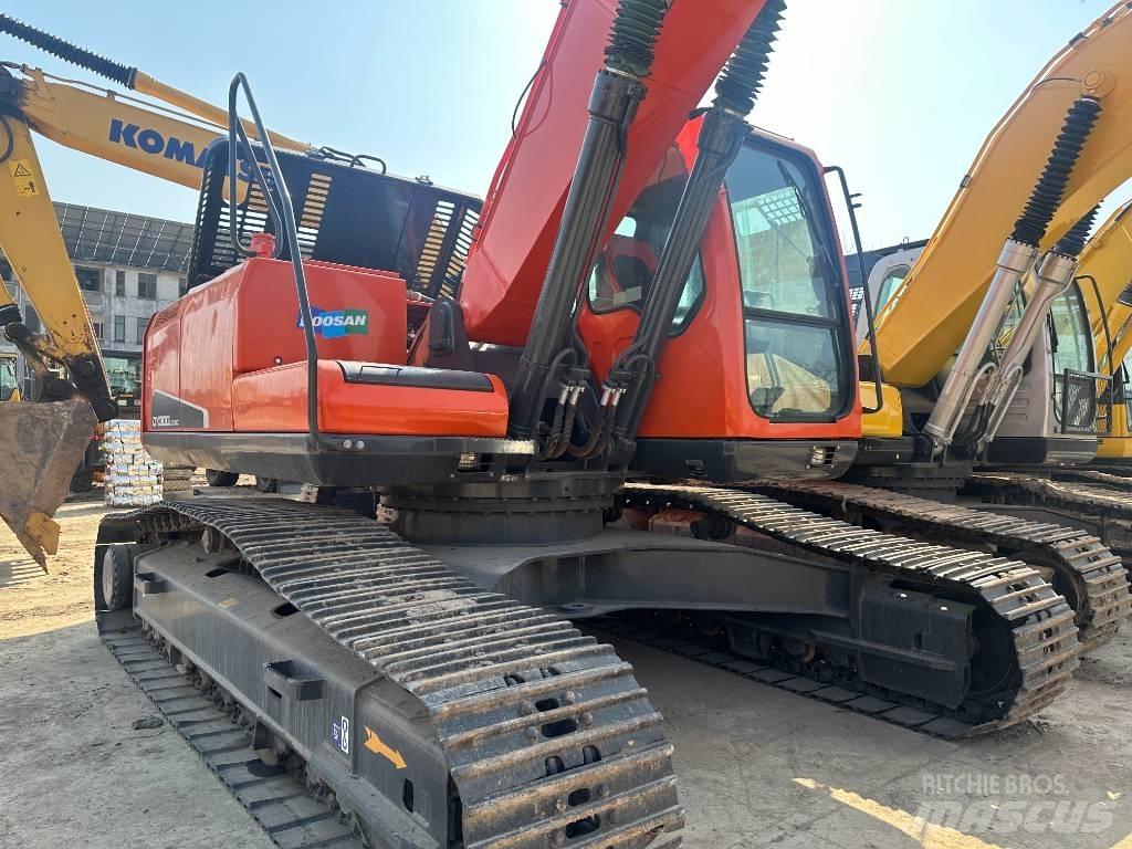Doosan DX 300 Paletli ekskavatörler