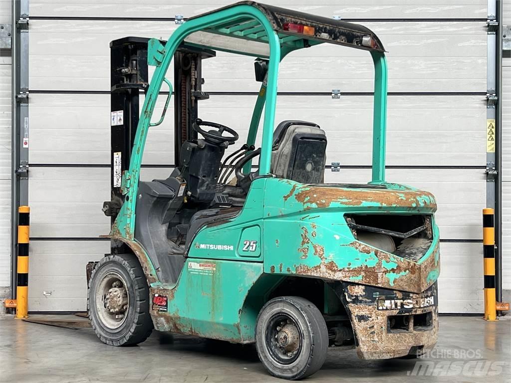 Mitsubishi FD25N Dizel forkliftler