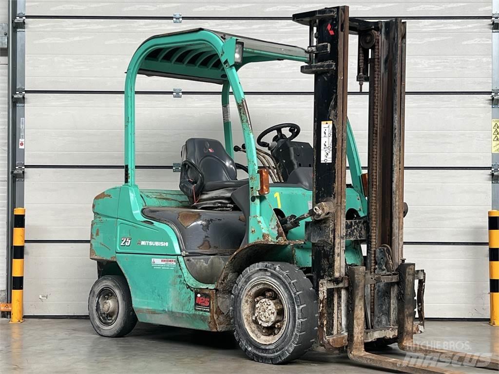 Mitsubishi FD25N Dizel forkliftler
