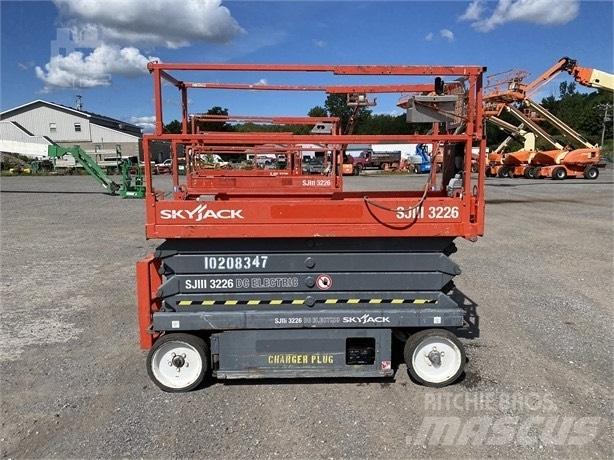 SkyJack SJ III 3226 Makasli platformlar
