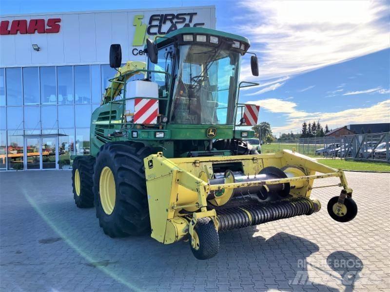 John Deere 7300 Kendi yürür silaj makinalari